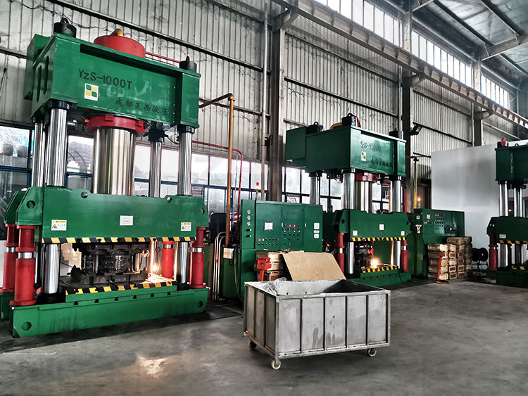1000噸四柱液壓機(jī)1500噸四柱液壓機(jī)成功落戶(hù)到重慶